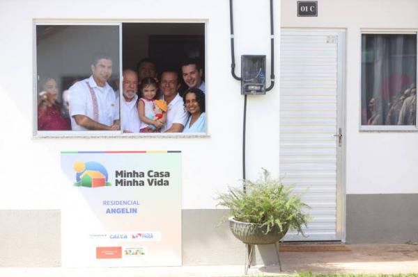 Governo do Pará participa da entrega de casas que beneficiam mais de 880 pessoas em Abaetetuba